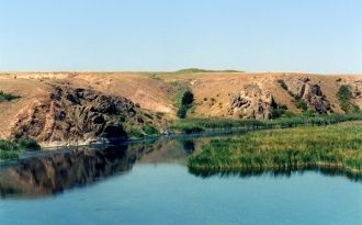 Ширина русла иногда достигает почти 25 м