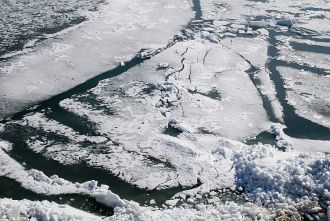 Русло реки на отдельных участках расчище