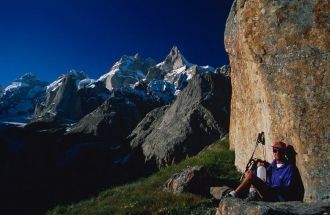 Позже Бонингтон сломал рёбра и заболел п