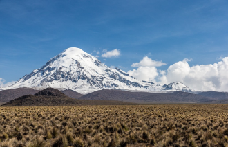 Гора Невадо Сахама, высотой 6542 метра -