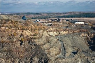 По восточную сторону Благодати находится