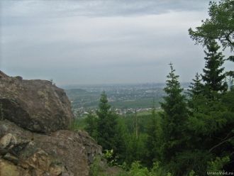 Впервые человек появился здесь ради камн