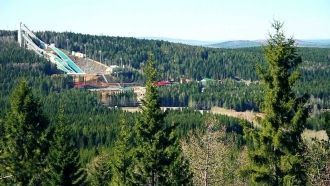 На южном склоне горы археологами были на