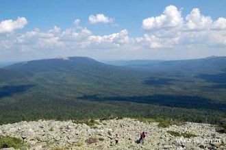 Западный гребень сложен кристаллическими