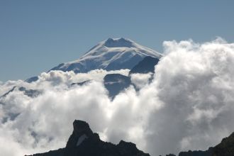 Вершины Эльбруса – два самостоятельных в