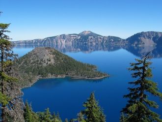 Озеро Крейтер - очень необычное, так как