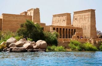 Покинув Каир, река начинается распадатьс