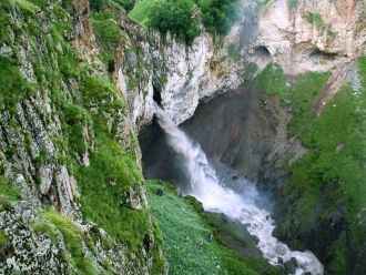В Джилы-Су есть потрясающие водопады — з