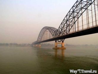 Мост над рекой Иравади.