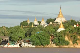 Ступы Сагайна, древней бирманской столиц