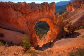 Скальные пики состоят из огромных колонн