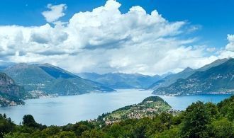 Озеро Комо, лежащее в итальянском регион
