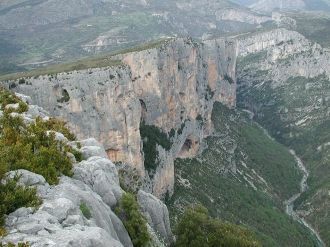 Ее быстрые лазурные воды создали живопис