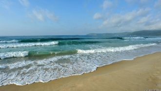 В море впадают крупные реки: Янцзы, Минь