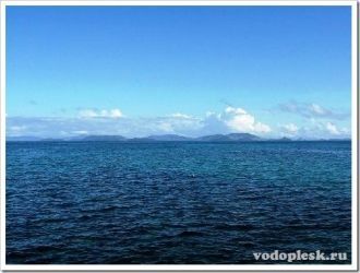 Наибольшая глубина 2719 м.