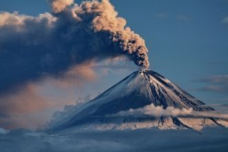 Пинатубо - вулкан действующий, он распол