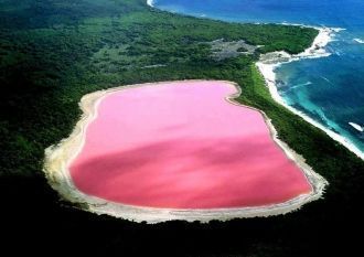 Розовое озеро расположено на Среднем ост