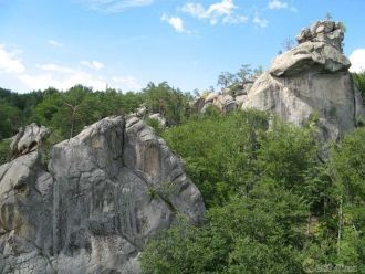 Скал Довбуша в Карпатах есть много - у Я