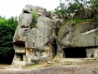 Это связано с тем, что после смерти Довб