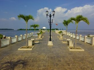 Потомки индейцев живут на берегах озера 