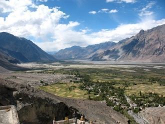 Вид на поселок Дискит (административный 