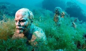 Подводный музей “Аллея вождей”