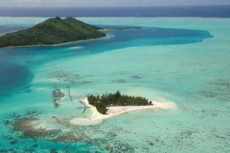 Моту (motu). Отдыхающие во Французской П