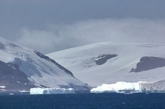 При движении на запад до отметки 14 град
