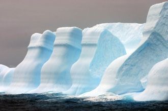 Глубина его 3096 метров, самое глубокое 