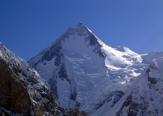 Гора Хидден-пик находится в Кашмире, в к