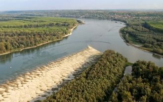 Дунай имеет множество притоков. Более 10