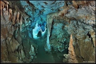 Фотографии подземных пещер Сак-Актун, по