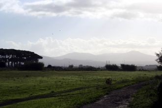 Вид на Альбанские горы от Парка Акведуко