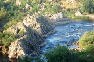 Ниже Винницы долина ее резко суживается,