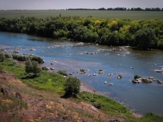 Река берет начало на Волыно-Подольской в