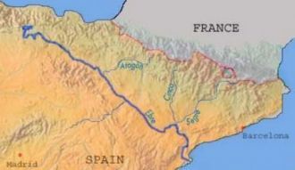 Река Эбро пересекает весь Пиренейский по