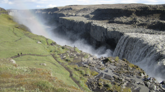 Человека, наблюдающего всё это на краю о