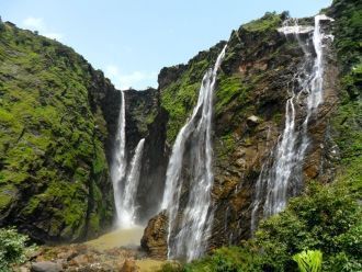 Река Шаравати вблизи города Джог, стекая
