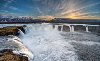 Godafoss (исландский водопад богов — вод