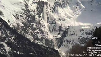 Особо впечатляюще водопад Гаварни смотри