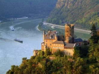 Два источника объединяются в единый водн