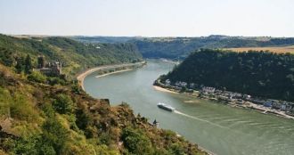 Плавают также суда по Боденскому озеру. 