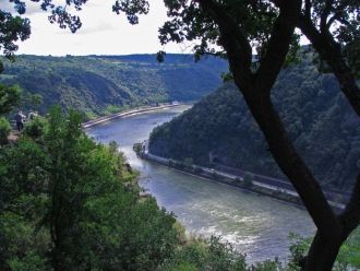 Река имеет огромное экономическое значен