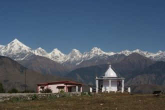 Во внутренней части расположились ледник