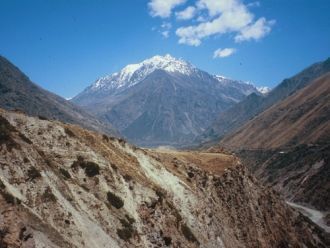 Туристам запрещено перемещаться по парку