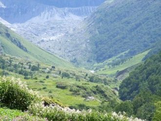 На территории парка нет постоянного насе