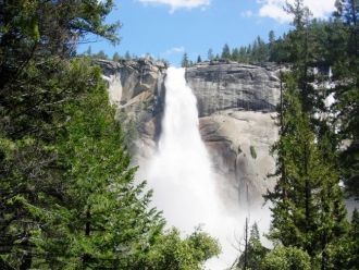 Водопад Йосемити является самым высоким 