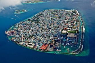 Самый большой остров Мальдивских острово