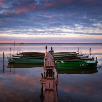 Есть четыре больших залива (Макариха, Ба