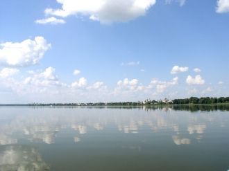 Средняя глубина – 1 метр, наибольшая 4м,